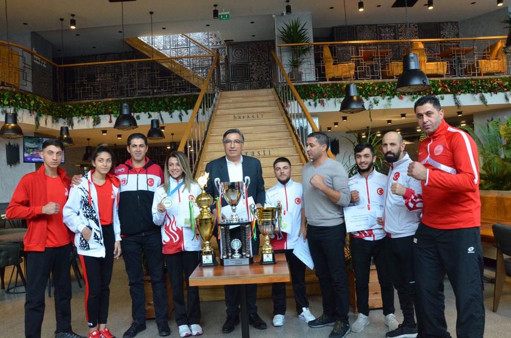 ATAŞEHİR'DEN DÜNYA ŞAMPİYONLUĞUNA UZANAN BAŞARI 1232652315