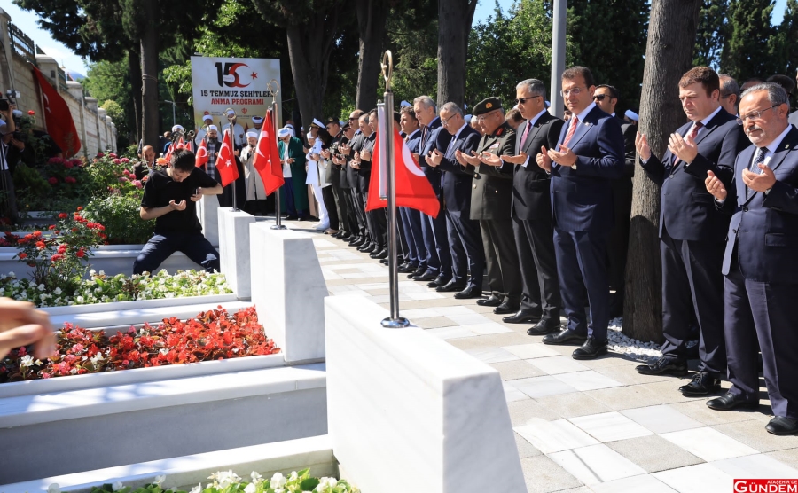 İBB ÖNÜNDE 15 TEMMUZ ŞEHİTLERİ İÇİN ANMA TÖRENİ DÜZENLENDİ 1657879246_15072022_15_TEMMUZ___EH__TLER_____BB___N__NDE_ANILDI__13_