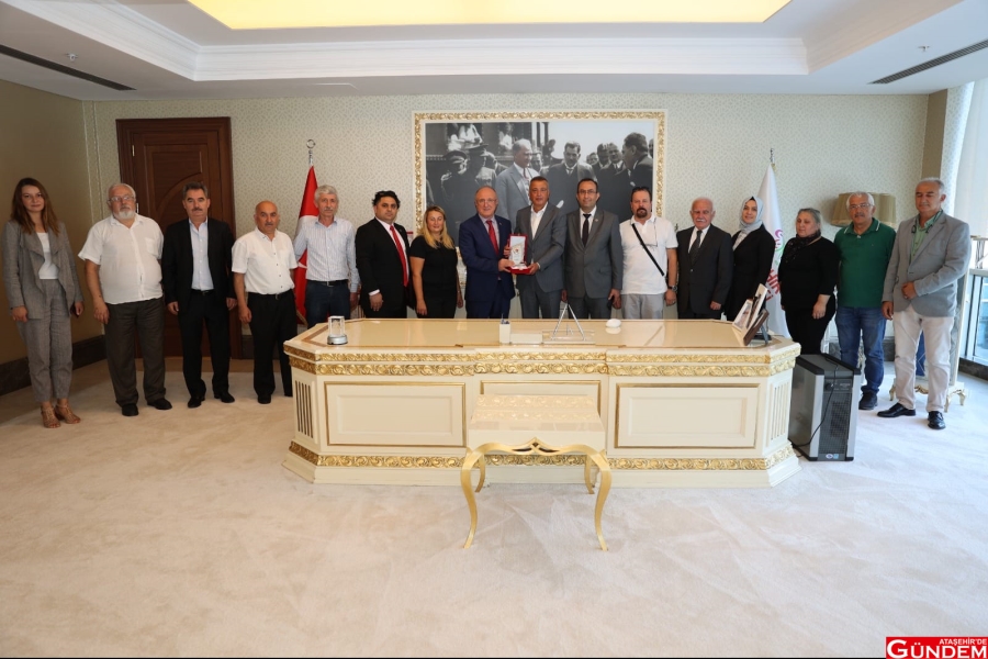 ATAŞEHİR KASTAMONU DERNEKLER FEDERASYONU BAŞKAN İLGEZDİ'Yİ ZİYARET ETTİ 306942032_2013503365509095_4025326246413706857_n