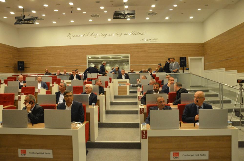 Ataşehir Belediye Meclisi'nde Kılıçlar Çekildi 4686846