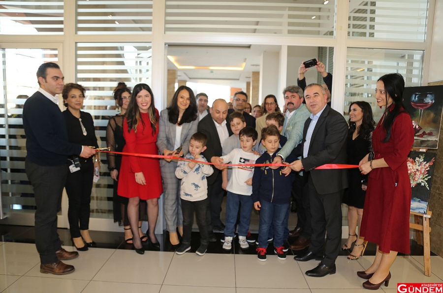 HİKAYELERİN KADIN HALİ TUVALDE IMG_8855