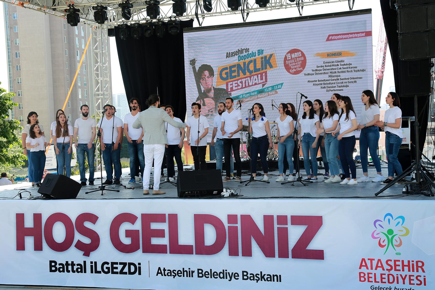 ATAŞEHİR’DE 19 MAYIS’IN 100. YIL COŞKUSU  DOYASIYA YAŞANDI MRT_6988