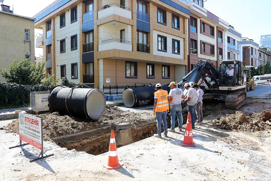 İlçede Altyapı Sorunlarını Çözme İşlemleri Devam Ediyor MRT_9544