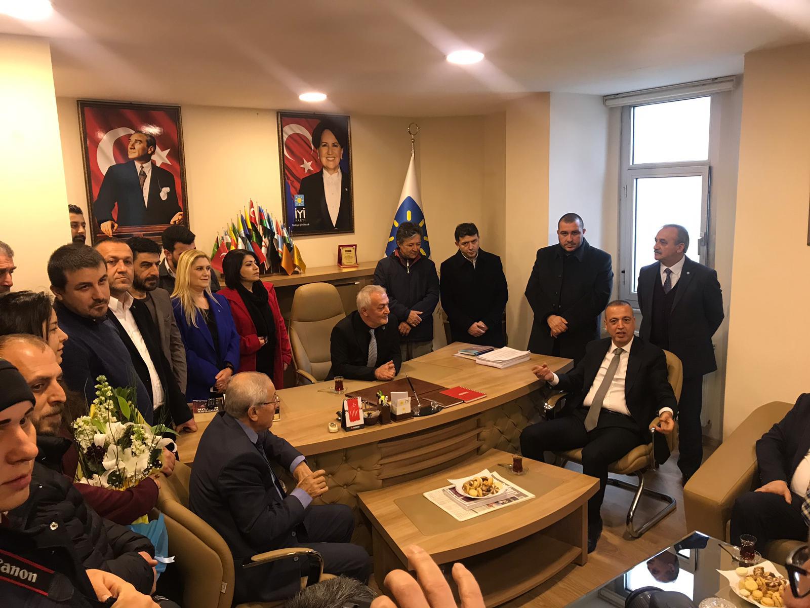 BEN ATAŞEHİR'DE HERKESİN ADAYIYIM ZX
