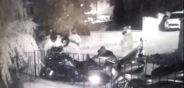 Ataşehir’de Kasklı Motosiklet Hırsızlığı atasehir-de-kaskli-motosiklet-hirsizligi-cete-12255476_o