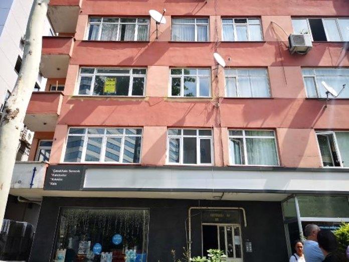 Ataşehir'de Riskli Bina Boşaltılmasında Arbede Yaşandı atasehir-de-riskli-binanin-bosaltilmasi-siras-12140483_amp