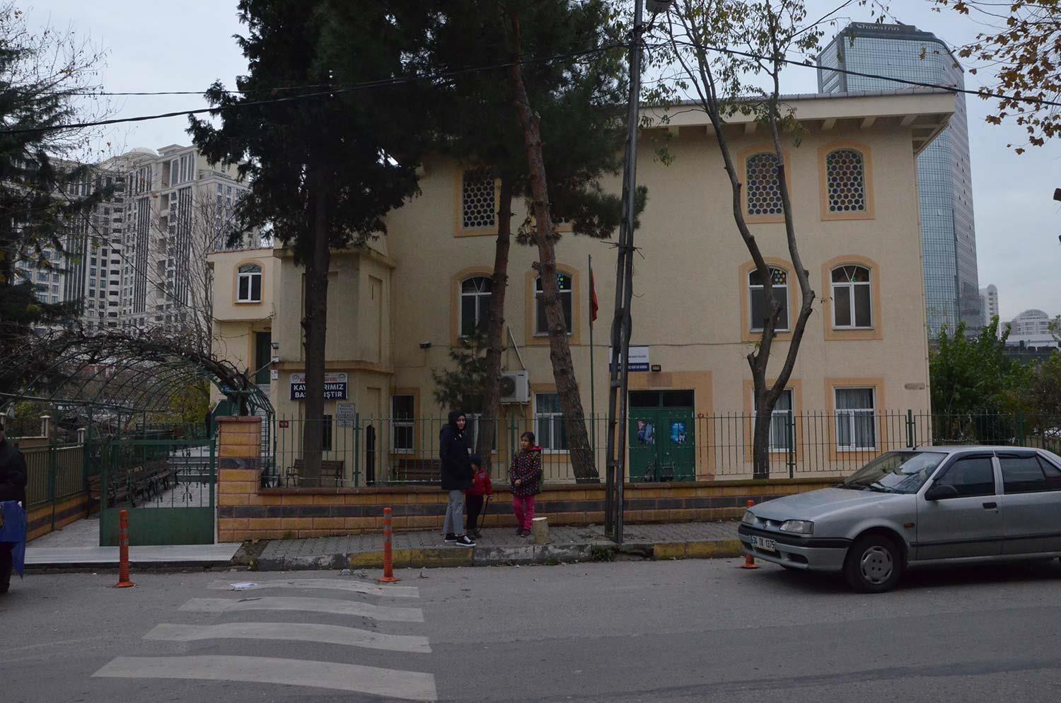 MÜMİN DERESİ CAMİ HOCASI AĞAÇ KATLEDİYOR cami