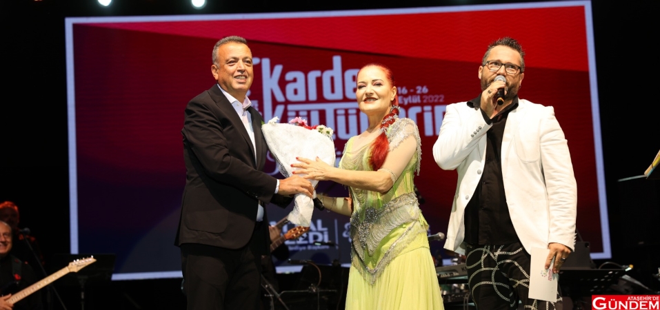 FESTİVALİN BEŞİNCİ GÜNÜNDE SAHNE CANAN ERÇETİN’İN… d167bb35ee4e4798802743af0cebddaa
