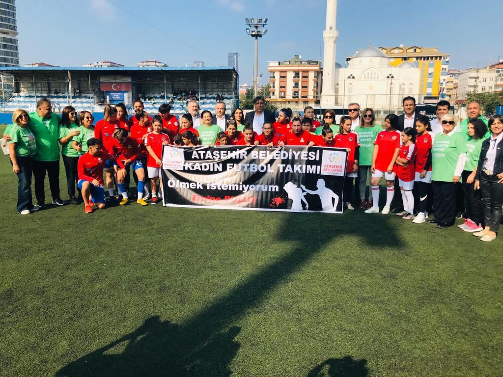 KADIN FUTBOL TAKIMINDAN “KADINA ŞİDDETE HAYIR” PANKARTI e00e9447-9ff1-468b-9279-060d45c7b345