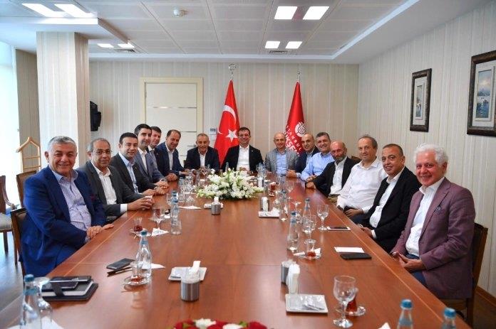 İmamoğlu CHP’li İlçe Belediye Başkanlarıyla Bir Araya Geldi gjtyı