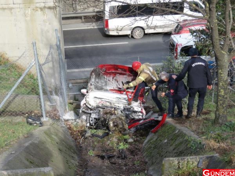 HURDA ARABADAN BURNU BİLE KANAMADAN ÇIKTI hurdaya-donen-otomobilden-burnu-bile-kanamada-15602019_amp