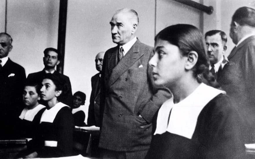 Atatürk’ün yolumuzu aydınlatan sözleri mnbmöjhkj
