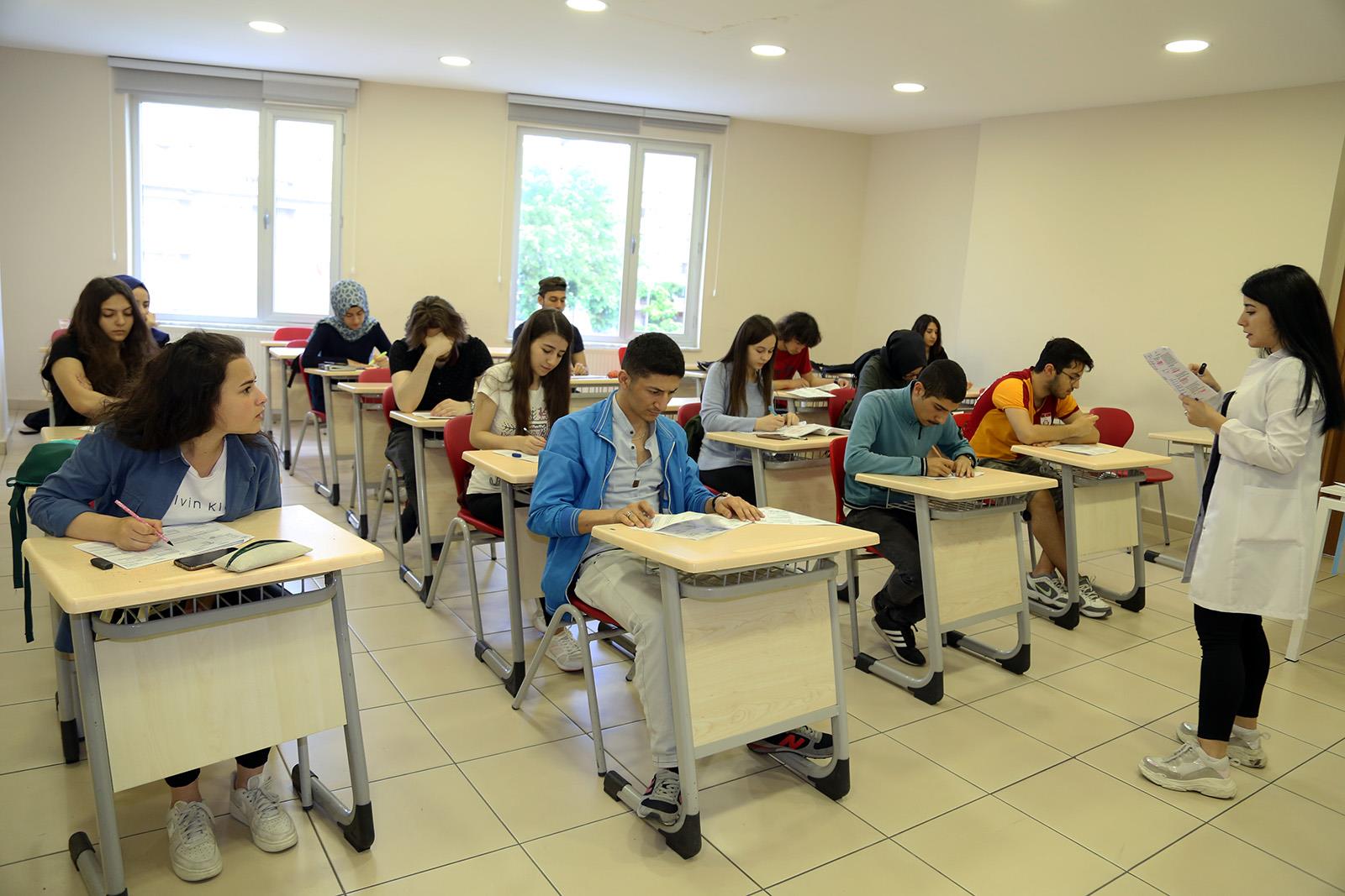 Ataşehir Belediyesi'nden Eğitime Tam Detsek nbkhguı