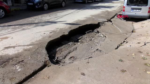 Örnek Mahallesi’nde Yol Çöktü! nmkhlk