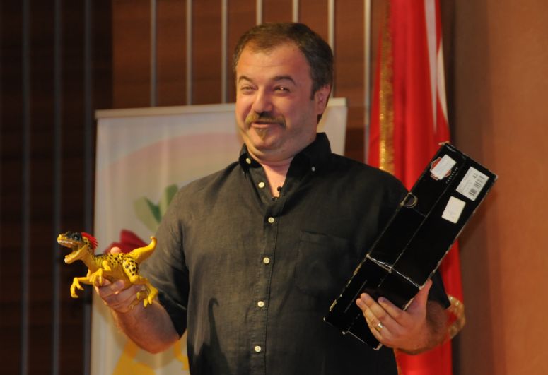 ATAŞEHİR’DE  “NİHAT İLE SİVRİSİNEK STAND UP” GECESİ DSC_3691