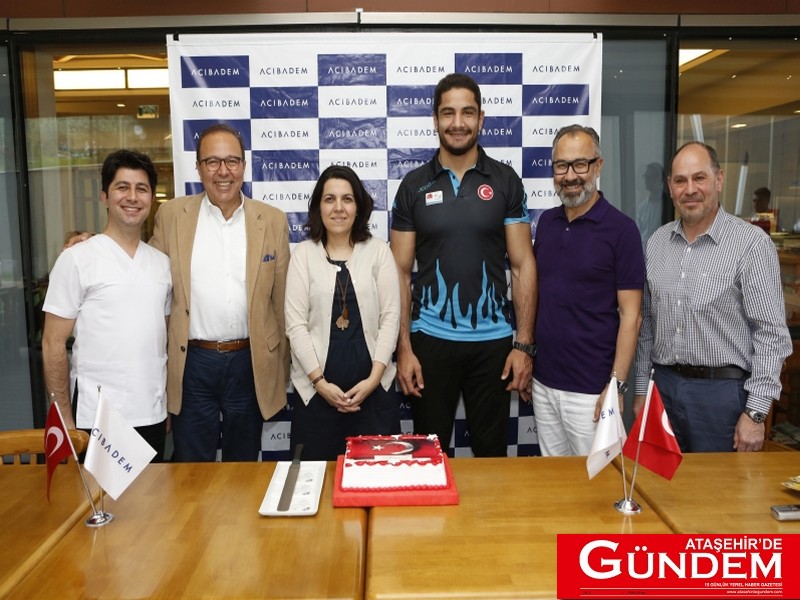 ŞAMPİYONLUK SONRASI TAHA AKGÜL ACIBADEM ANKARA’DA madalya1 (1)